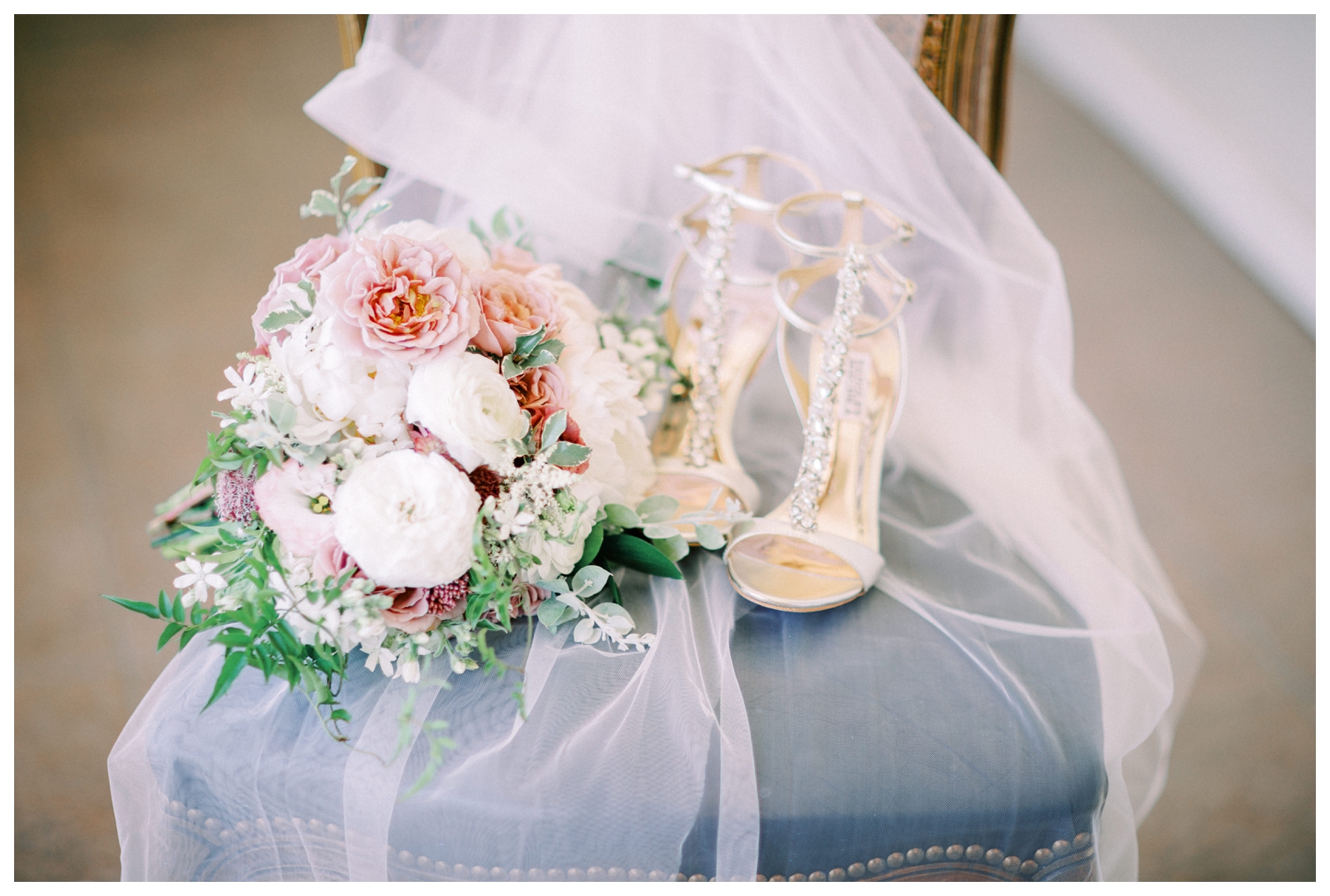 Montalvo_Wedding_Flowers_Shoes